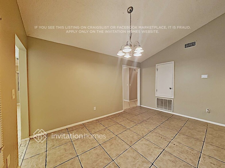 Building Photo - 1410 High Knoll Dr