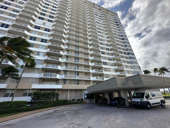 Building Photo - 1985 S Ocean Dr
