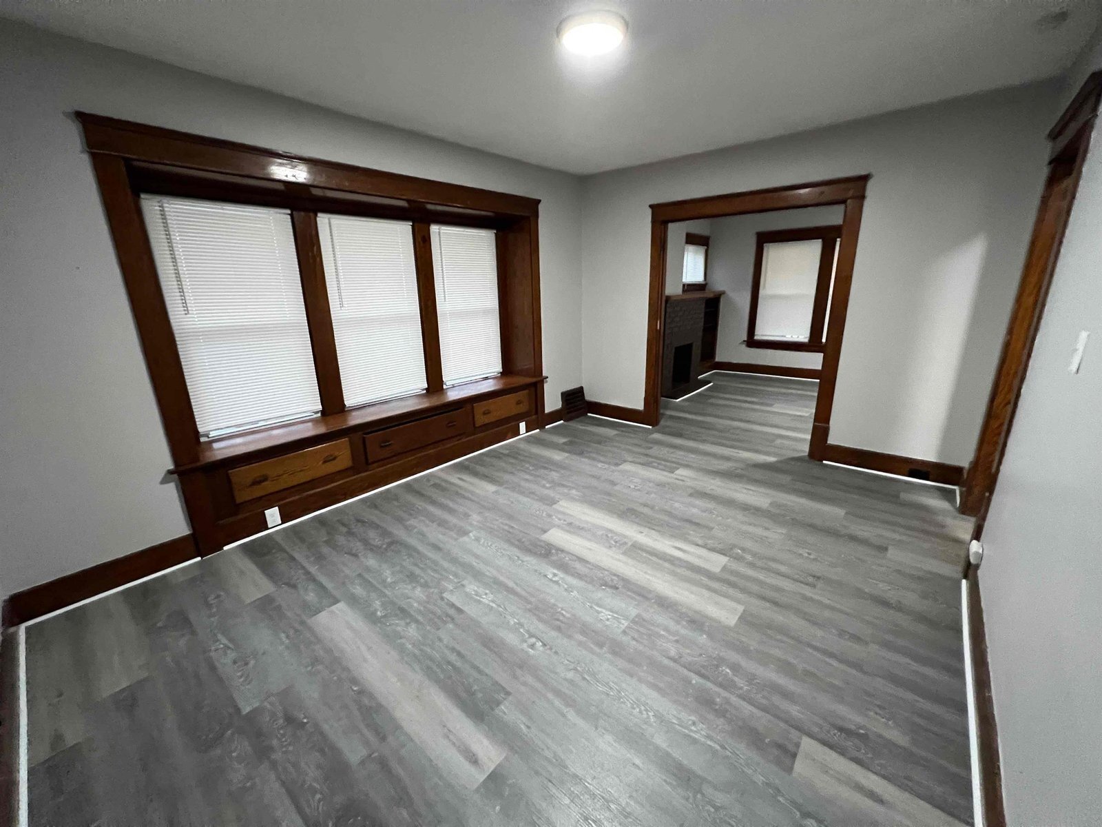 Building Photo - 1027 Delia Ave