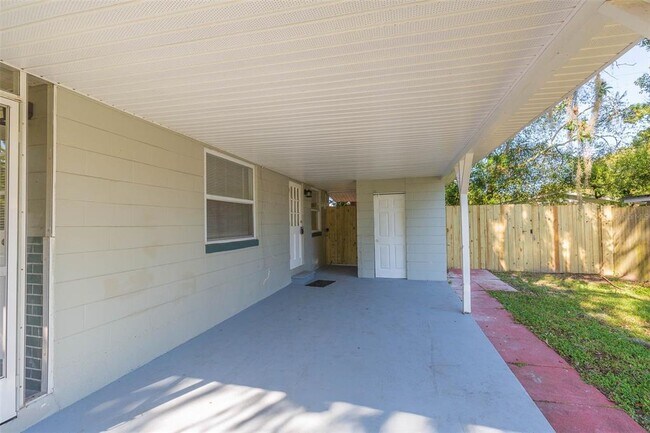 Building Photo - 7113 Parison Dr