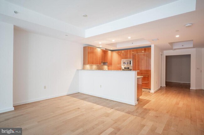 Building Photo - 1881 N Nash St