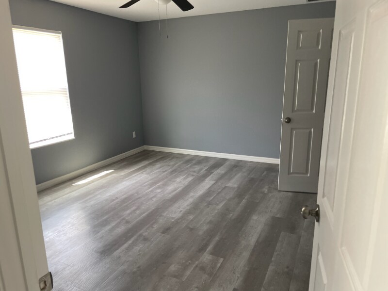 Building Photo - 219 Locust Ln