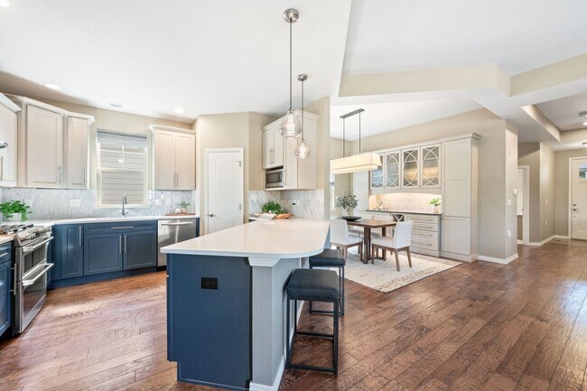 Building Photo - 742 Meadowlark Ln