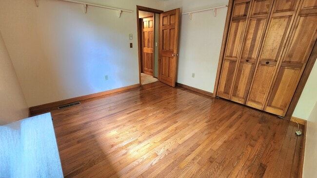 Building Photo - 237 Allen Ave