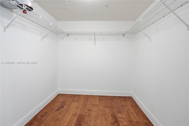 Building Photo - 1800 N Bayshore Dr