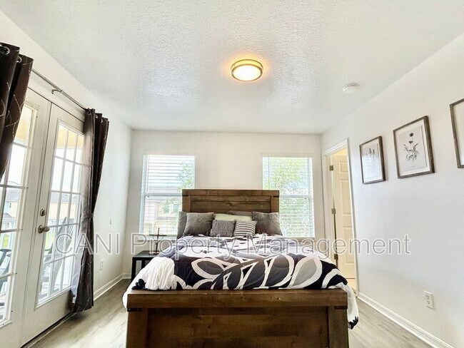 Building Photo - 1134 S Beach Cir
