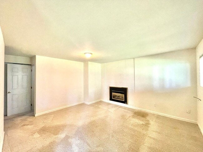 Building Photo - Mid-Century Gem in Kirkland’s Everest Park