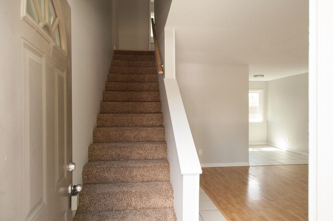 Building Photo - 1133 Laurel Ln