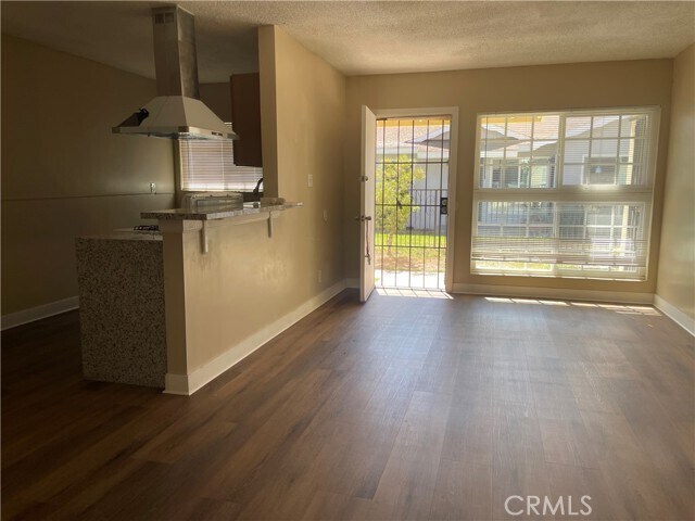 Building Photo - 213 W Guinida Ln