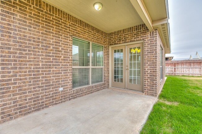 Building Photo - COMING NOVEMBER 2025 - Bentwood Country Cl...