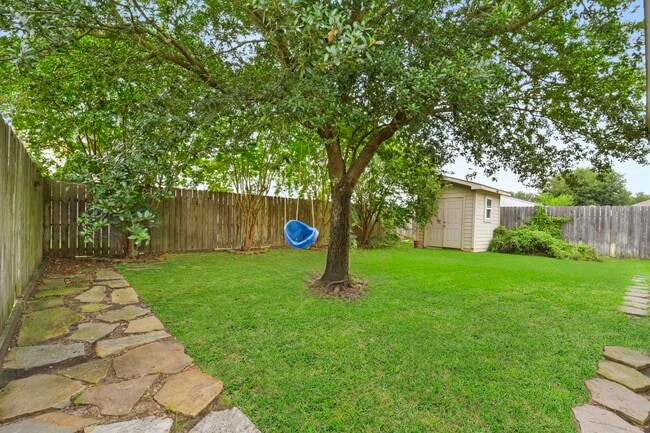 Building Photo - 15811 Vinemoss Ln