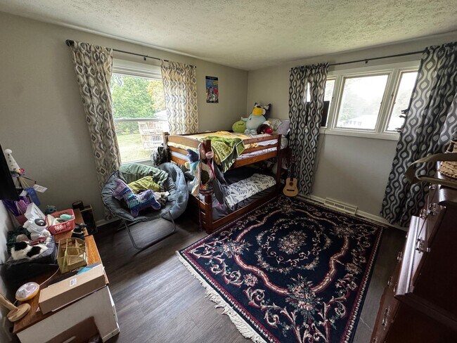 Building Photo - 2432 Montclair Ave