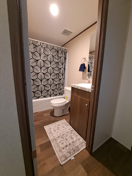 Building Photo - 95 Deerwood Park