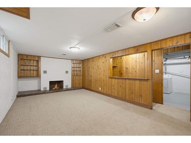 Building Photo - 2615 Shadywood Rd