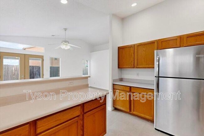 Building Photo - 4740 Jessica Dr NE