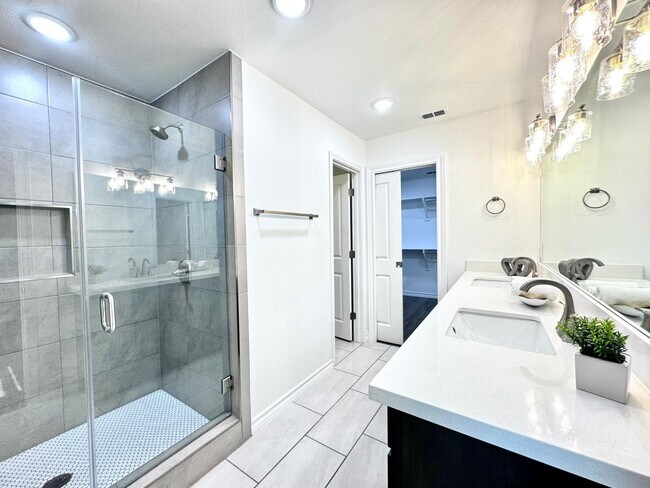 Building Photo - 9915 Borna Dr