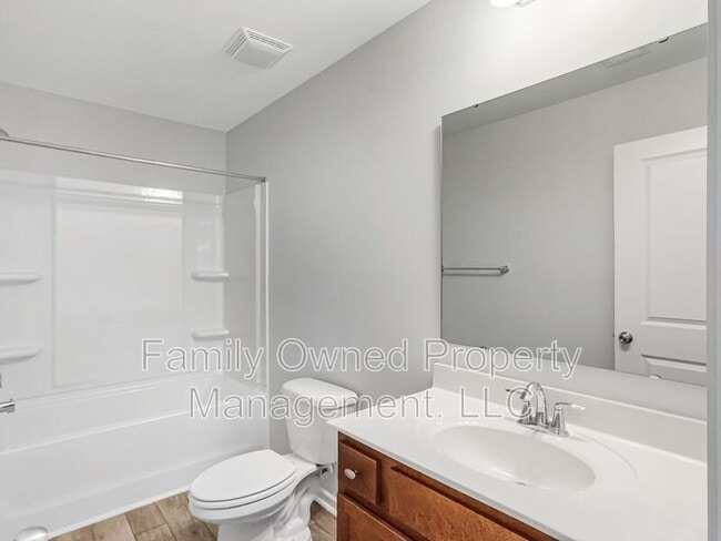 Building Photo - 242 Dunlin Dr