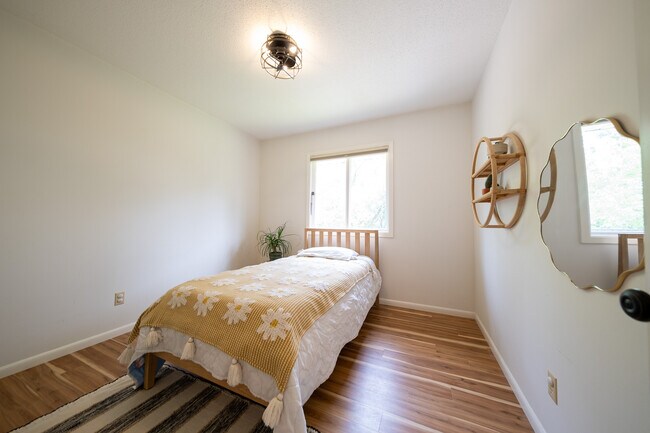 Building Photo - 13396 Everest Ave