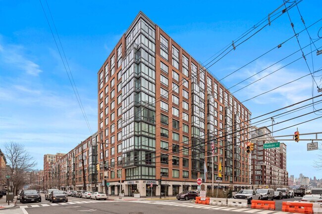 Building Photo - 1100 Maxwell Ln