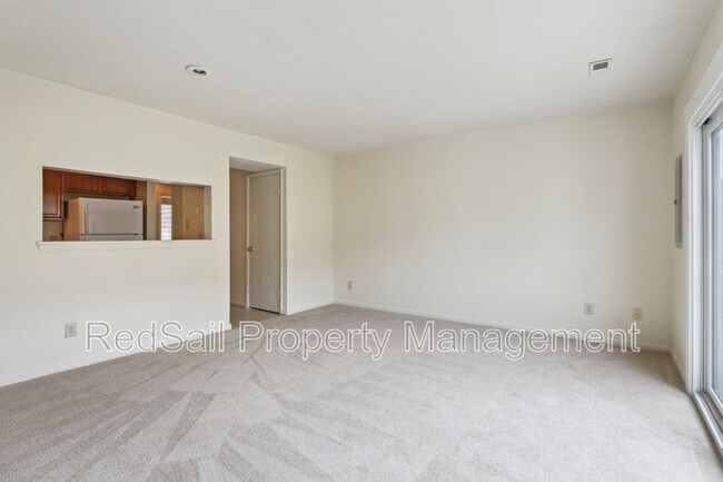 Building Photo - 3823 Staffordshire Ln