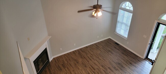 Building Photo - Say Hello to Your New Home! 3 Bedroom/2.5 Bath