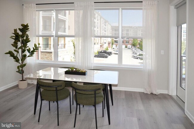 Building Photo - 3507 Del Mar Dr