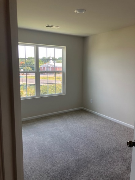 Building Photo - 1816 Bluejay Ln