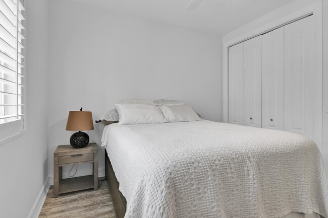 Building Photo - 4020 Murano Bay Dr