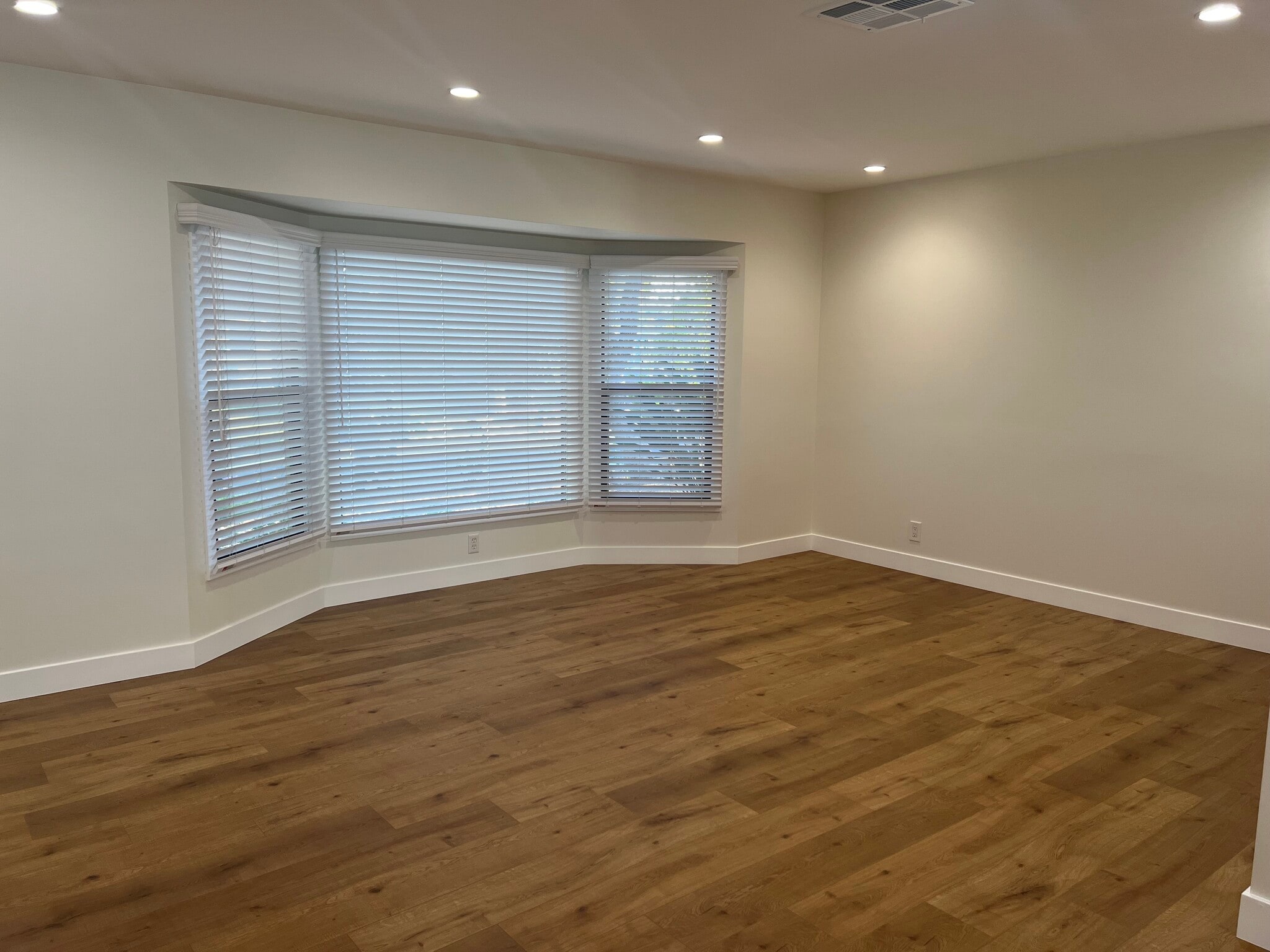 Living Room - 17531 Tribune St