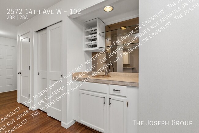 Building Photo - 2572 14th Ave W