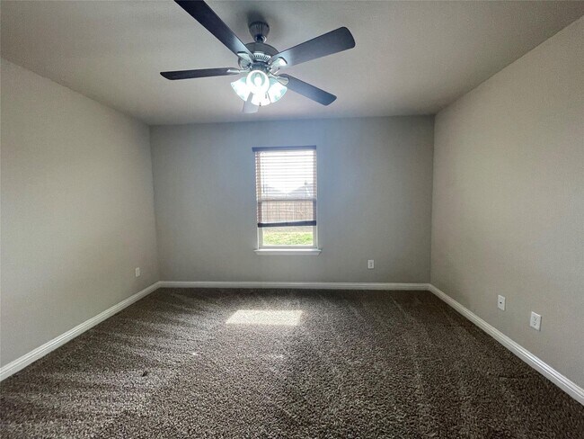 Building Photo - 3003 Weave Ct