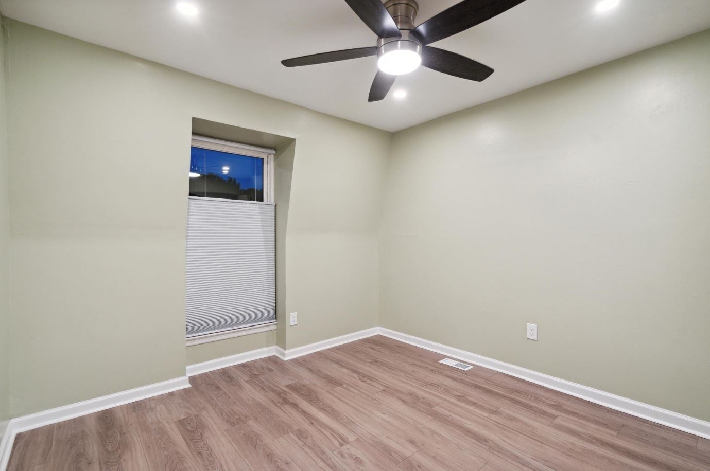 Building Photo - 3333 Comly Rd