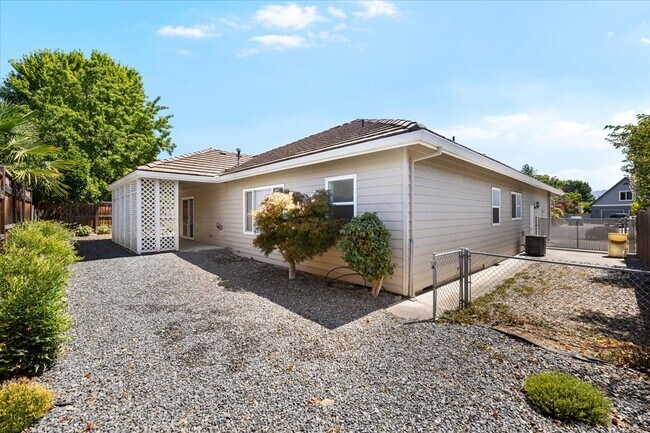 Building Photo - 2485 Greenfield Ct