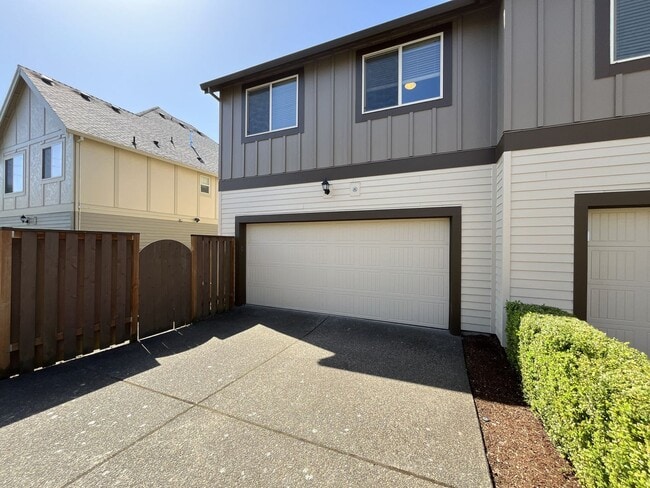 Building Photo - 3BD/3BA Bethany Home with Vaulted Ceilings, Stainless Appliances & Gas Fireplace