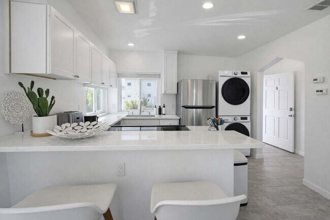 Building Photo - 822 Vanitie Ct