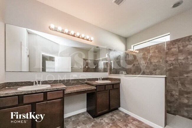 Building Photo - 4705 Blackthorn Cir