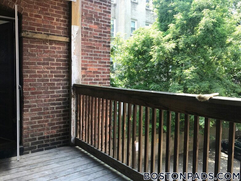 Building Photo - 161 Allston St