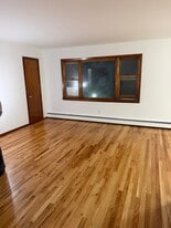 Building Photo - 407 E Price St