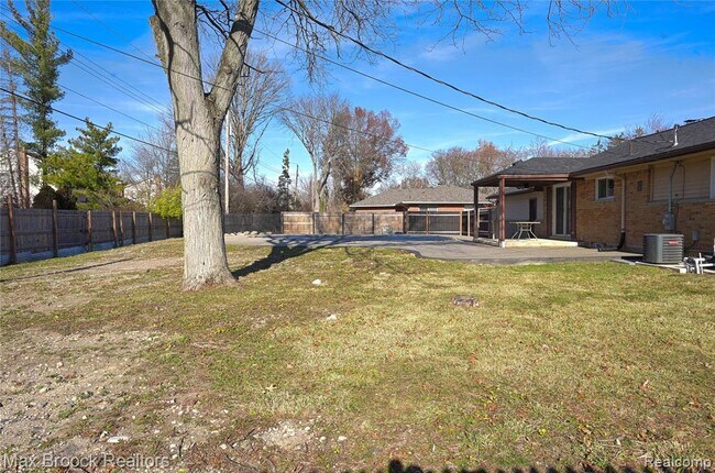 Building Photo - 23645 W Newell Cir