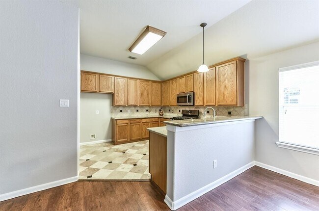 Building Photo - 15723 Chapel Lake Dr