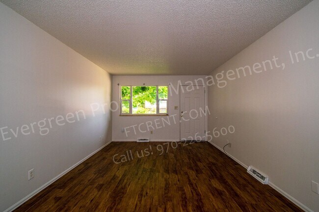 Building Photo - 2439 Clearview Ave