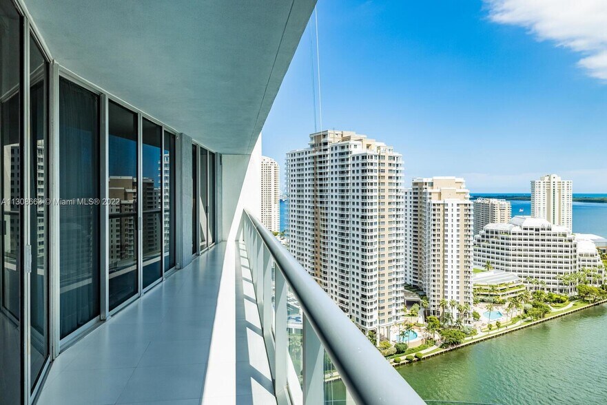 Building Photo - 475 Brickell Ave