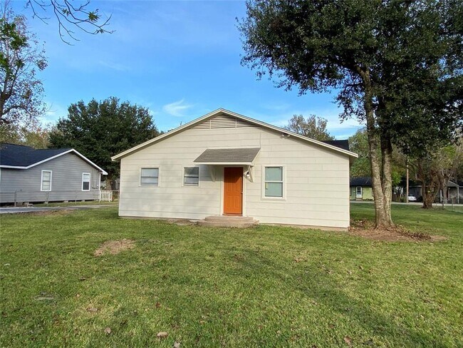 Building Photo - 1015 N Arcola St