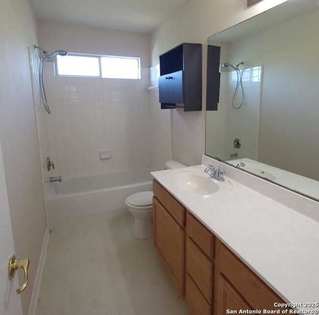 Building Photo - 3 Bedroom 2 Bath in Arborstone subd