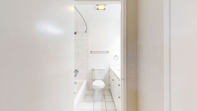 Building Photo - 740 Rhode Island St