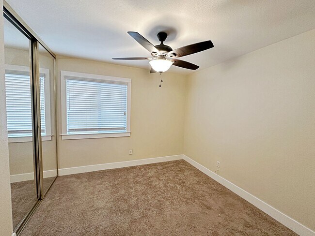 Building Photo - SINGLE STORY 3 BEDROOM HOME IN HENDERSON