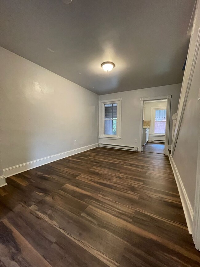 Building Photo - THREE BEDROOM HOUSE near Lehigh University...