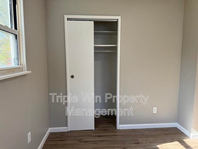 Building Photo - 1240 Pamela Dr