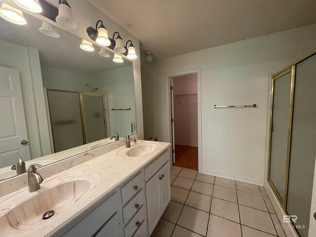 Building Photo - 110 Covey Run Pl