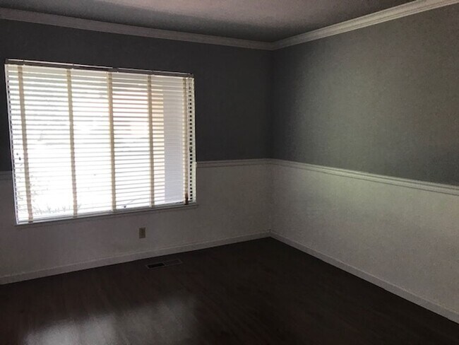 Building Photo - Single level 3 bedroom home in Northgate c...